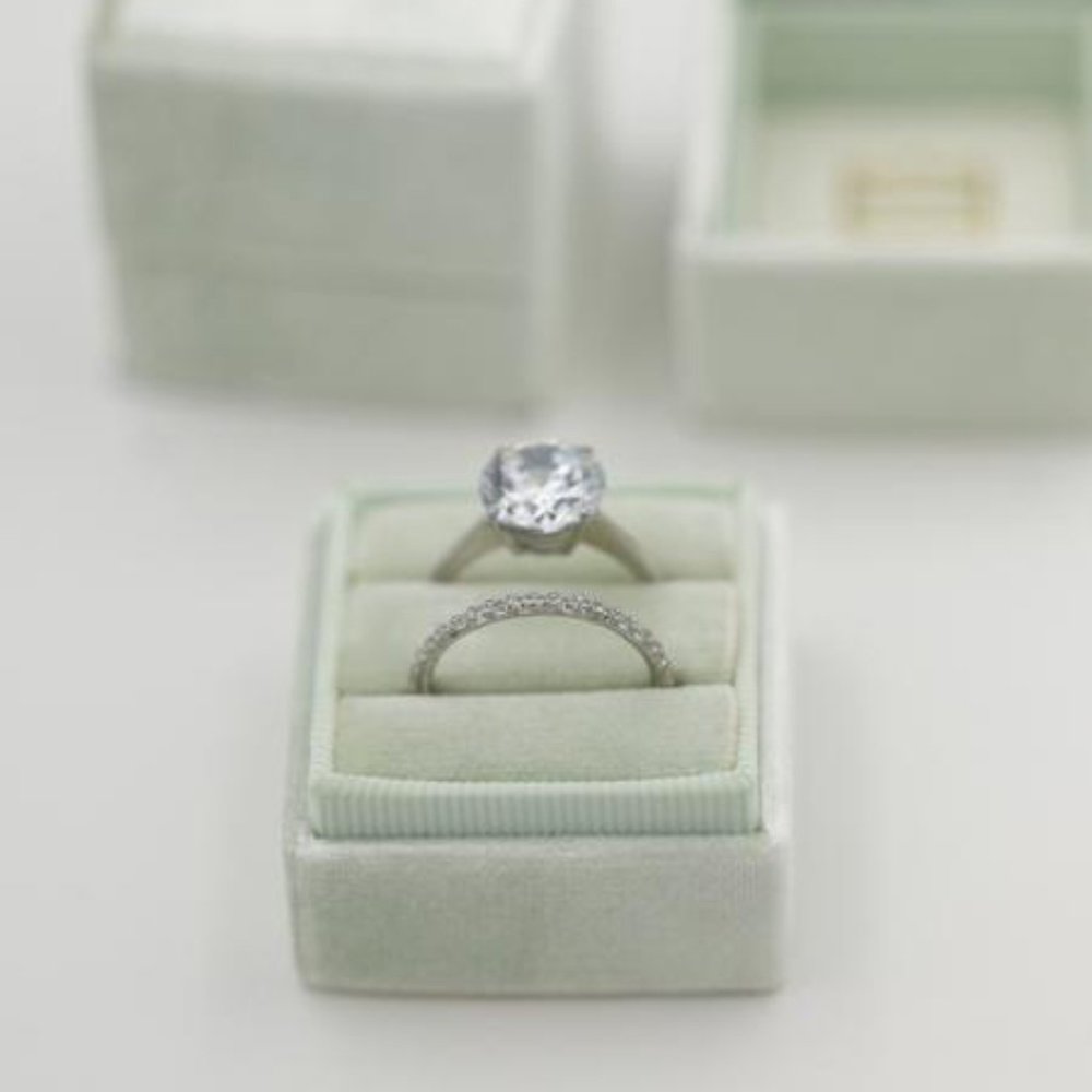 THE MRS BOX, L monogram